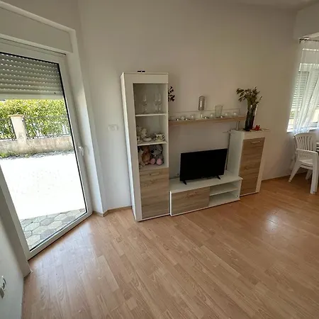 Eduard Apartmán